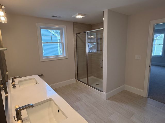 10 Wilderness Drive, Nashua, NH 03062