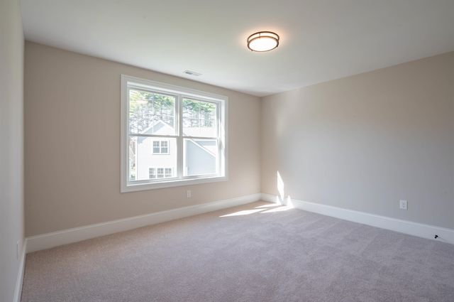 10 Wilderness Drive, Nashua, NH 03062