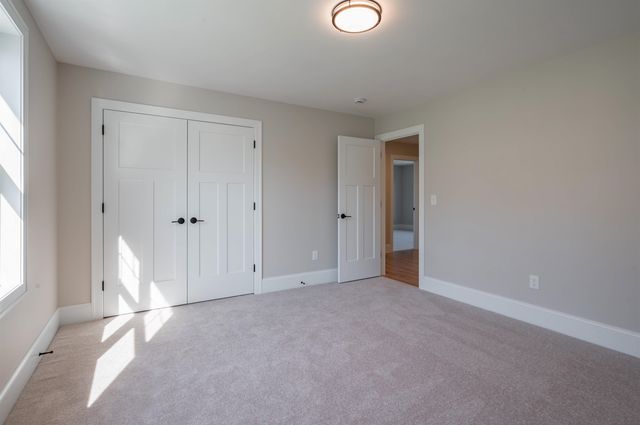 10 Wilderness Drive, Nashua, NH 03062