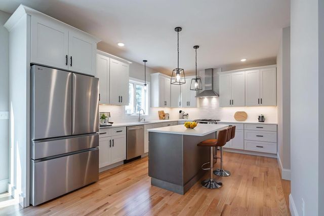 10 Wilderness Drive, Nashua, NH 03062