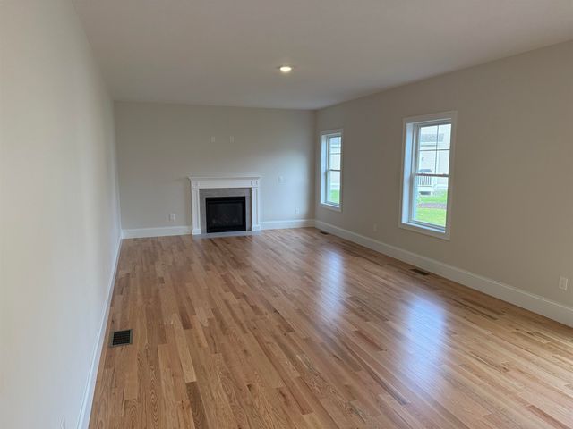 10 Wilderness Drive, Nashua, NH 03062
