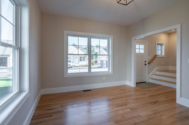 10 Wilderness Drive, Nashua, NH 03062