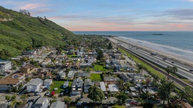 7035 Oxnard Avenue, Ventura, CA 93001