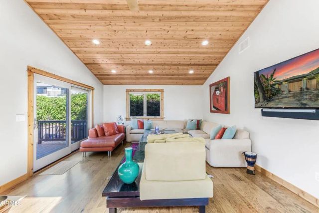 7035 Oxnard Avenue, Ventura, CA 93001