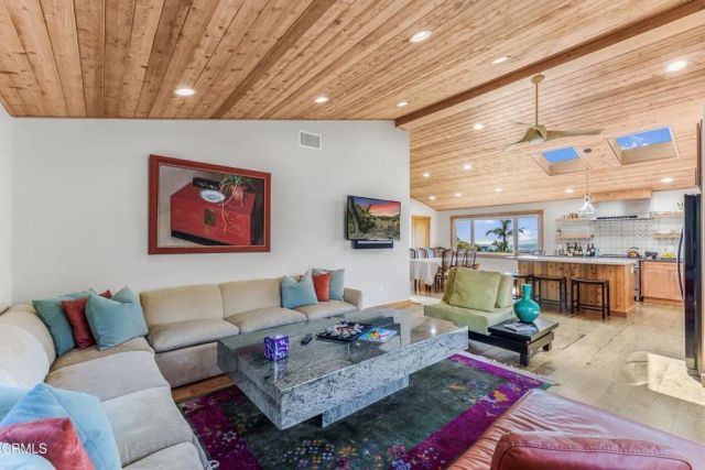 7035 Oxnard Avenue, Ventura, CA 93001