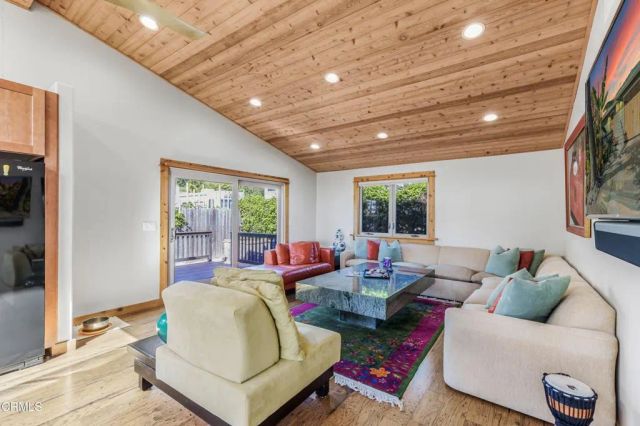 7035 Oxnard Avenue, Ventura, CA 93001