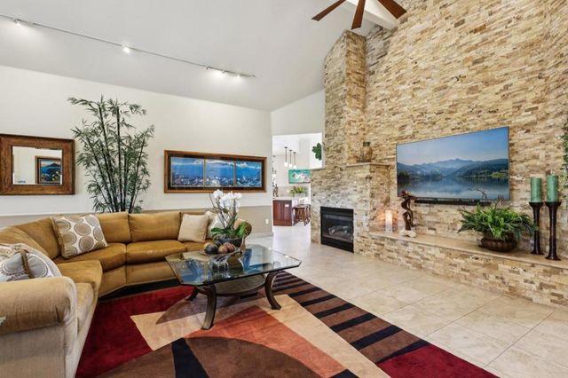2600 Geneil Court, Hollister, CA 95023