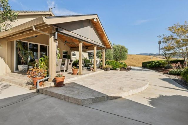 2600 Geneil Court, Hollister, CA 95023