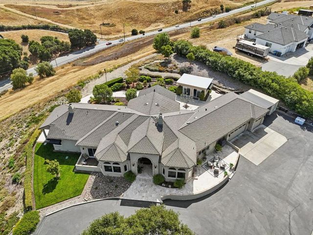 2600 Geneil Court, Hollister, CA 95023
