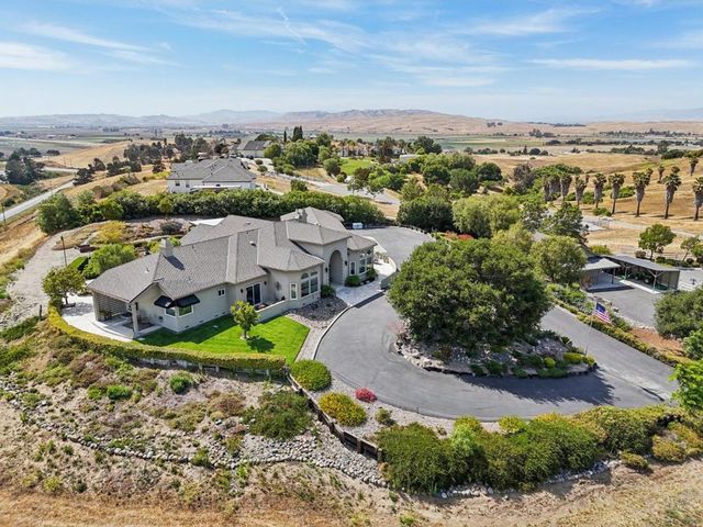 2600 Geneil Court, Hollister, CA 95023