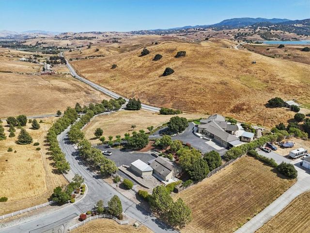 2600 Geneil Court, Hollister, CA 95023