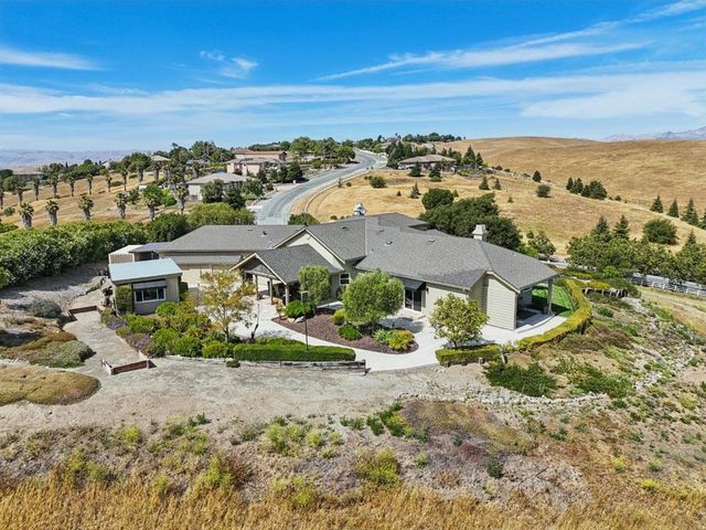 2600 Geneil Court, Hollister, CA 95023