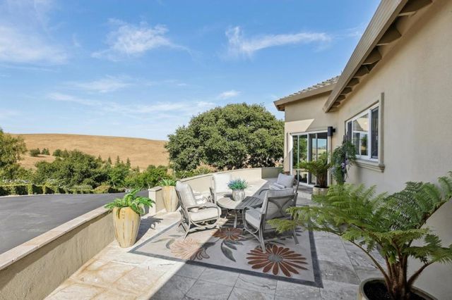 2600 Geneil Court, Hollister, CA 95023