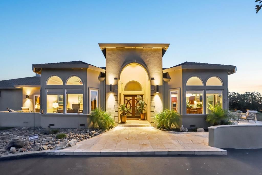 2600 Geneil Court, Hollister, CA 95023