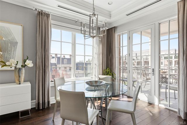 1000 Royal Court 1207, North Hills, NY 11040