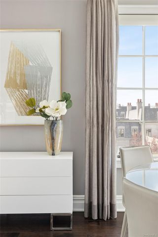 1000 Royal Court 1207, North Hills, NY 11040