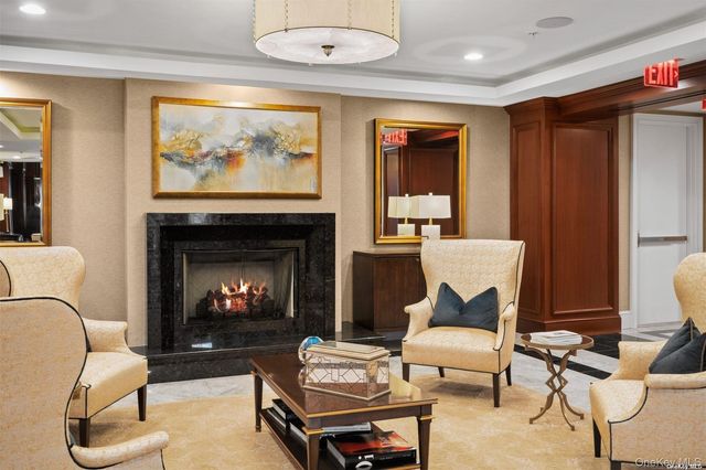 1000 Royal Court 1207, North Hills, NY 11040