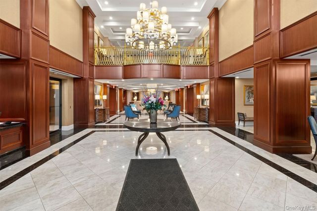 1000 Royal Court 1207, North Hills, NY 11040