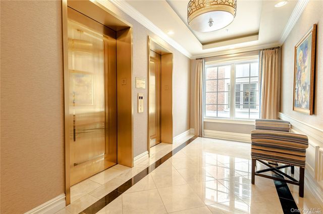 1000 Royal Court 1207, North Hills, NY 11040