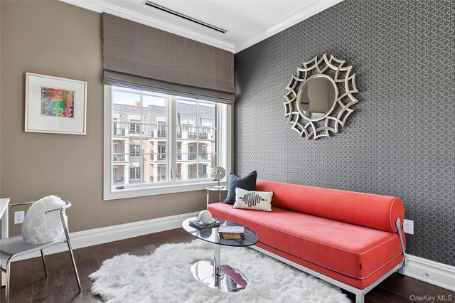 1000 Royal Court 1207, North Hills, NY 11040