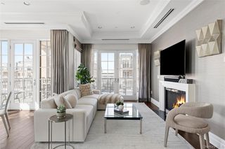 1000 Royal Court 1207, North Hills, NY 11040