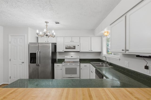 218 Oxford Drive, Conroe, TX 77303