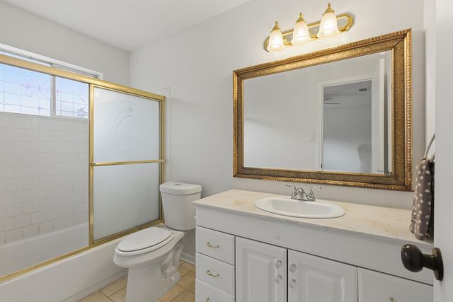 218 Oxford Drive, Conroe, TX 77303