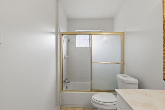 218 Oxford Drive, Conroe, TX 77303