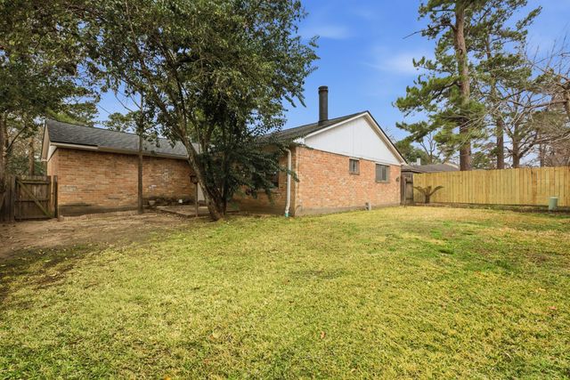 218 Oxford Drive, Conroe, TX 77303