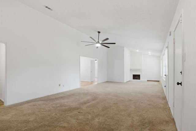 218 Oxford Drive, Conroe, TX 77303