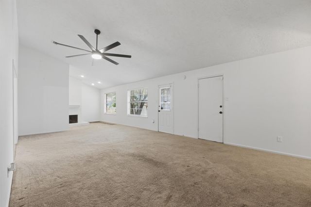 218 Oxford Drive, Conroe, TX 77303