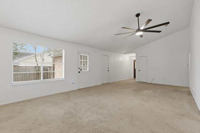 218 Oxford Drive, Conroe, TX 77303