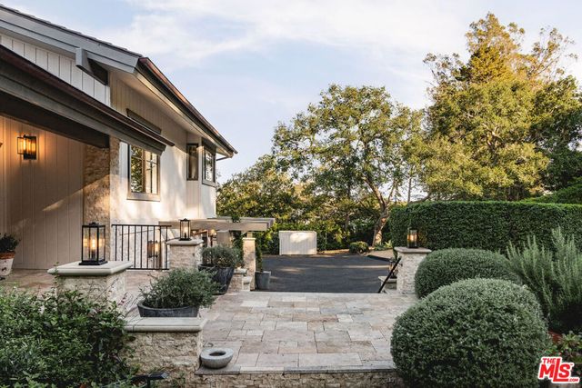 395 Woodley Road, Montecito, CA 93108