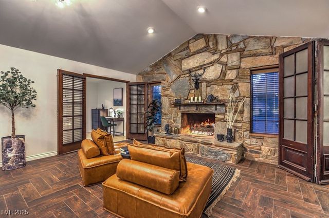 3249 South Torrey Pines Drive, Las Vegas, NV 89146