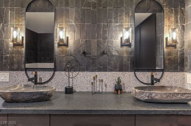 3249 South Torrey Pines Drive, Las Vegas, NV 89146