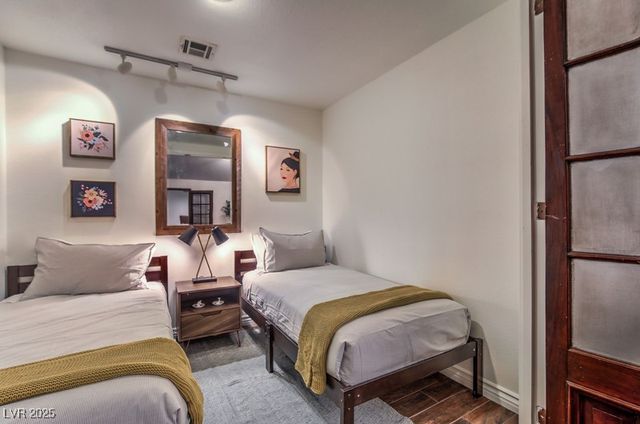 3249 South Torrey Pines Drive, Las Vegas, NV 89146