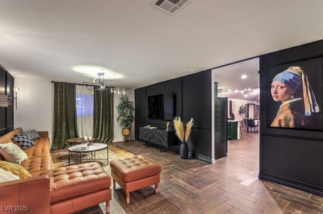 3249 South Torrey Pines Drive, Las Vegas, NV 89146