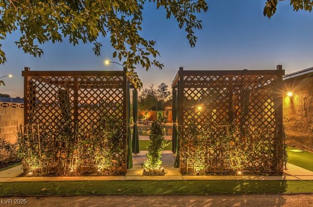 3249 South Torrey Pines Drive, Las Vegas, NV 89146