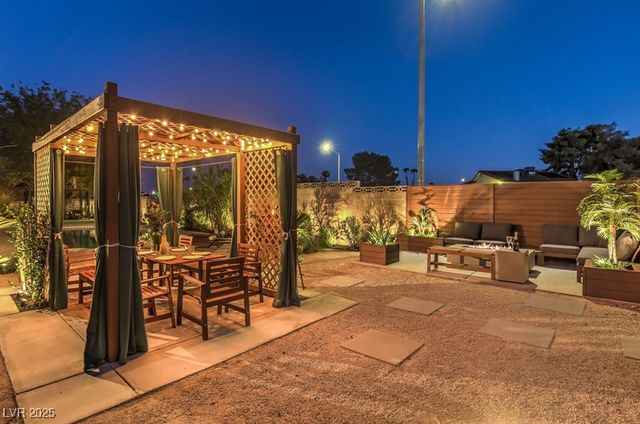 3249 South Torrey Pines Drive, Las Vegas, NV 89146