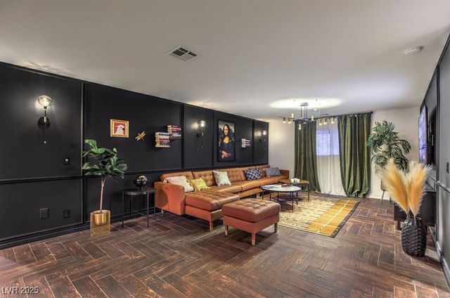 3249 South Torrey Pines Drive, Las Vegas, NV 89146