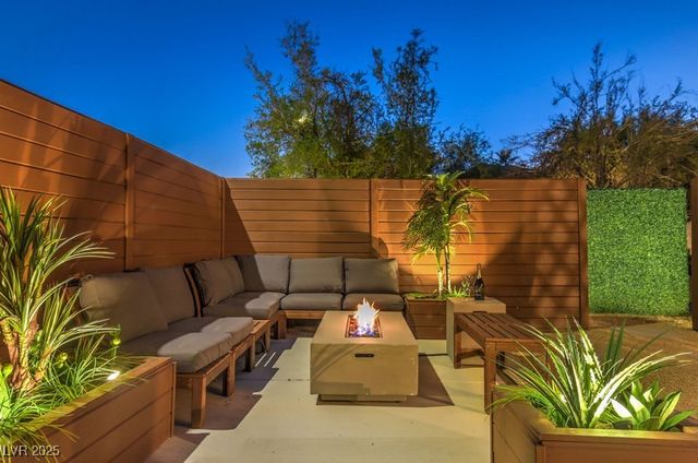 3249 South Torrey Pines Drive, Las Vegas, NV 89146