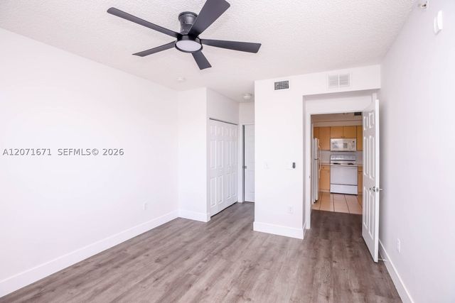 8050 N Nob Hill Rd 106, Tamarac, FL 33321