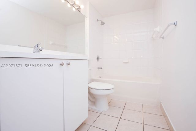 8050 N Nob Hill Rd 106, Tamarac, FL 33321