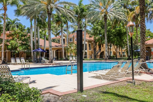 8050 N Nob Hill Rd 106, Tamarac, FL 33321