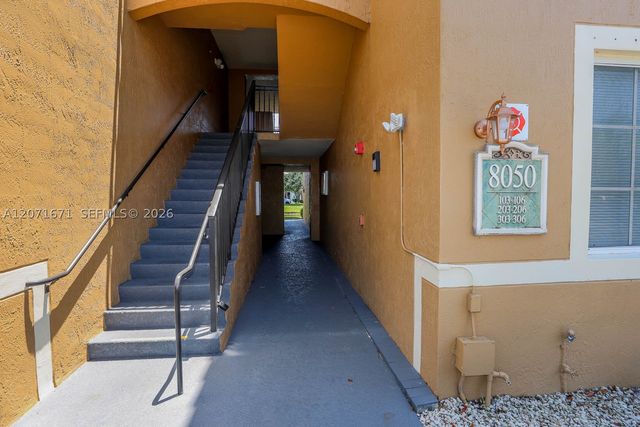 8050 N Nob Hill Rd 106, Tamarac, FL 33321