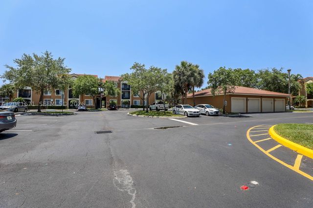 8050 N Nob Hill Rd 106, Tamarac, FL 33321