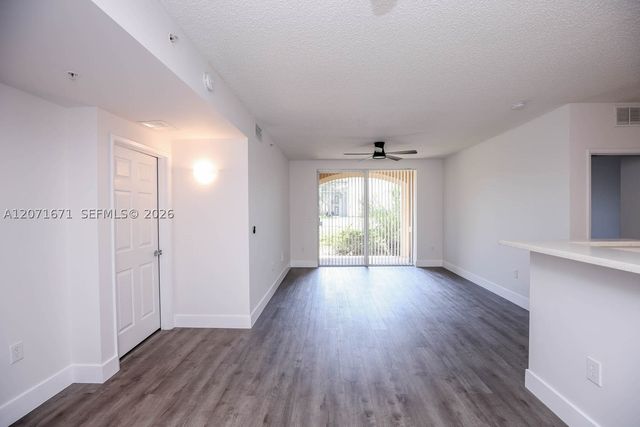 8050 N Nob Hill Rd 106, Tamarac, FL 33321