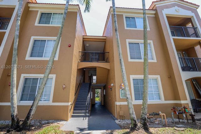 8050 N Nob Hill Rd 106, Tamarac, FL 33321