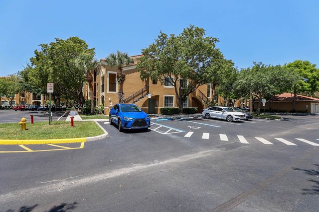 8050 N Nob Hill Rd 106, Tamarac, FL 33321