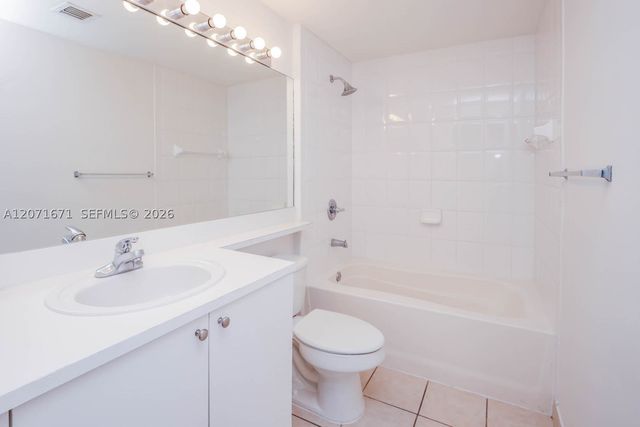 8050 N Nob Hill Rd 106, Tamarac, FL 33321